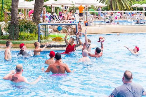 Het zwembad bij of vlak bij Eix Lagotel Holiday Resort