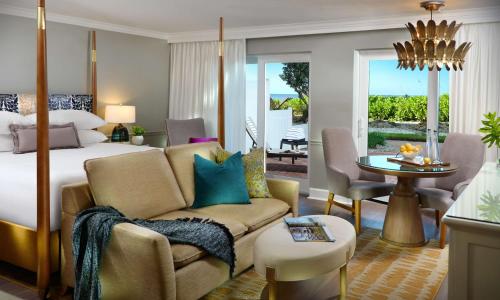 Uma área de estar em La Playa Beach & Golf Resort, a Noble House Resort