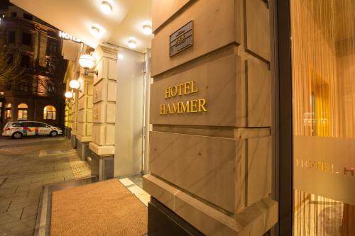 a window of a hotel hammerner on a street at Top Hotel Hammer - Mainz Hauptbahnhof in Mainz