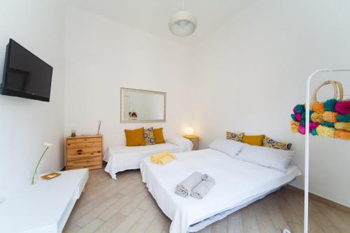 Napoli Centro Suite - Duomo Apartment photo 26