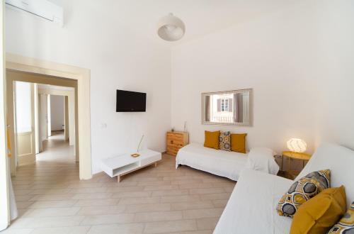Napoli Centro Suite - Duomo Apartment photo 8