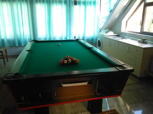 Biliár nebo kulečník v ubytování Vila Sula Guesthouse