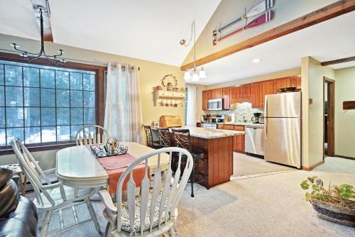 Whispering Brook Townhouse – Photos 4