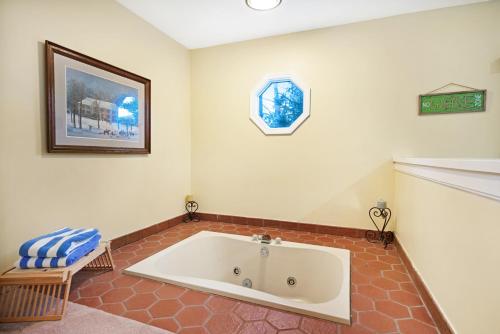 Whispering Brook Townhouse – Photos 3