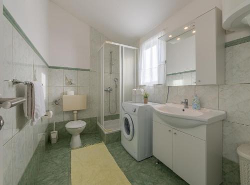 Kúpeľňa v ubytovaní Apartments Maria Kukljica