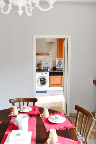 B&B Porta Romana-Language And Artにあるキッチンまたは簡易キッチン