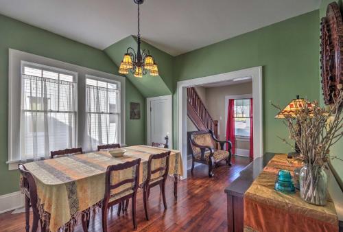 Φωτογραφία από το άλμπουμ του Historic Home 8 Mi to Bristol Motor Speedway σε Bristol