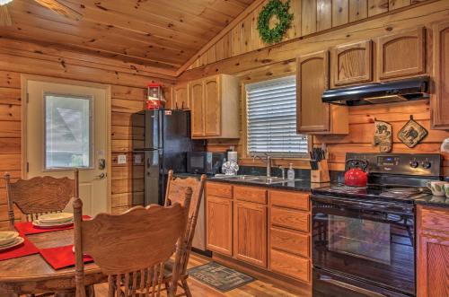 Hidden Springs Cabin w/ Hot Tub, 2 Mi to Dollywood photo 17
