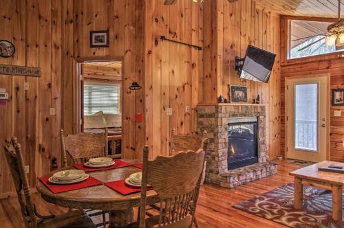 Hidden Springs Cabin w/ Hot Tub, 2 Mi to Dollywood photo 14