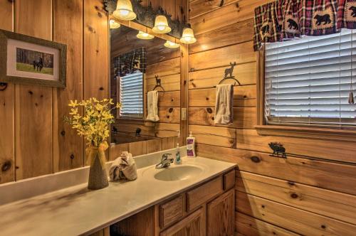 Hidden Springs Cabin w/ Hot Tub, 2 Mi to Dollywood photo 9