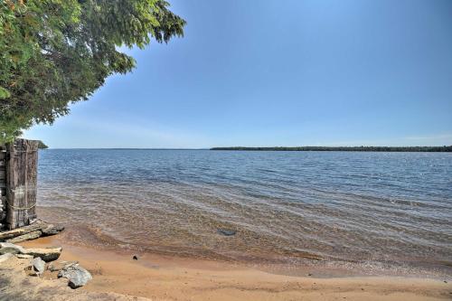 a view of the water from the beach at Plattsburgh Home with Deck on Lake Champlain in Plattsburgh