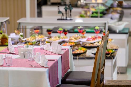 Makanan di atau berdekatan hotel