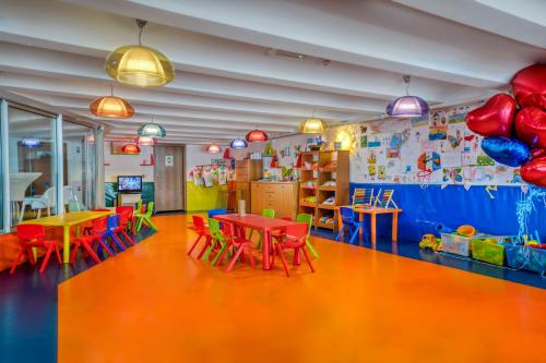 Kelab kanak-kanak di Sealife Family Resort Hotel