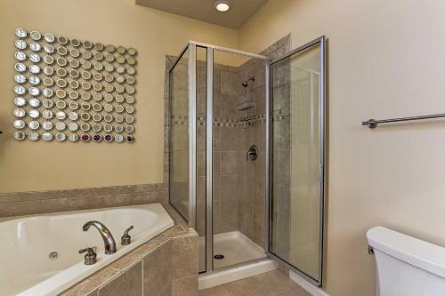 Koupelna v ubytování Townhome with Grill Less Than 1 Mi to Big Boulder Mountain