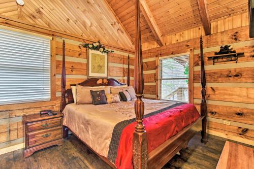 Ліжко або ліжка в номері Sevierville Cabin with Private Hot Tub and Fireplace!