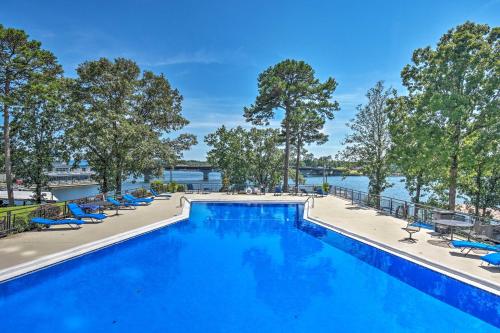 Stylish Resort Condo with Boat Slip on Lake Hamilton!