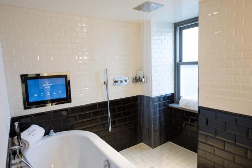 The Ampersand Hotel - Small Luxury Hotels of the World Image