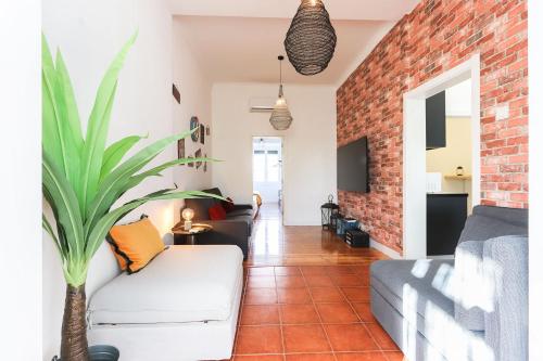 Rato Design with Terrace by Homing