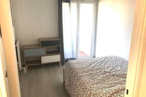 Katil atau katil-katil dalam bilik di Bel appartement T3 Mourillon à 5 min des Plages - vue mer