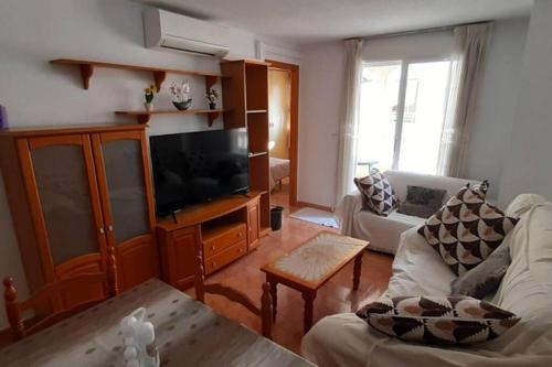Cozy Holiday @ 3BR Apt Near Beach Promenade!