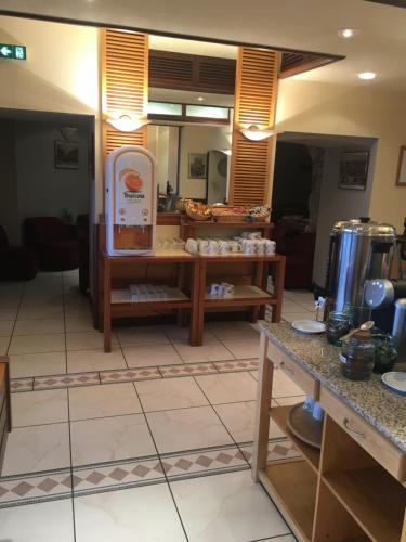 Dapur atau dapur kecil di Kyriad Rodez