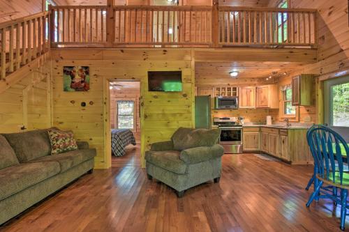 Murphy Cabin with Spacious Deck and Forest Views! – Photos 5