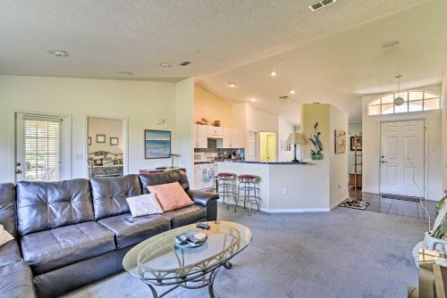 Spring Hill Home with Lanai - Minutes to Beaches