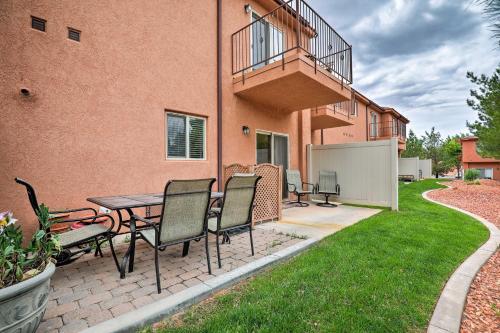 Kanab Condo with Pool and Patio, 30mi to Zion NP!