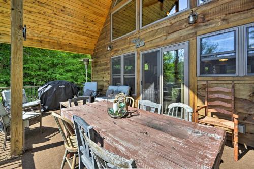 Φωτογραφία από το άλμπουμ του Adirondack Cabin on Peaceful Lake Near Glenfield! σε Glenfield
