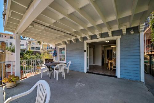 Balcone o terrazza di Walk to Beach Condo with Patio on Catalina Island