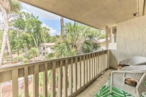 Patio & Walk to Beach: Hilton Head Island Townhome photo 1