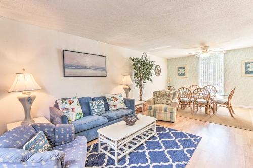 Patio & Walk to Beach: Hilton Head Island Townhome photo 11