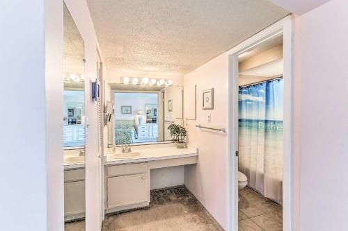 Patio & Walk to Beach: Hilton Head Island Townhome photo 4