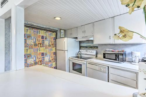 Patio & Walk to Beach: Hilton Head Island Townhome photo 16