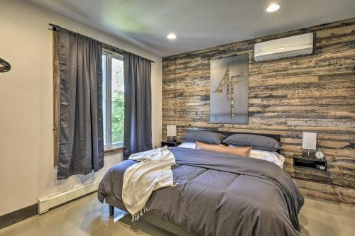 Imagen de la galería de Elkhart Lake Townhome - 20 Mi to Sheboygan!, en Elkhart Lake