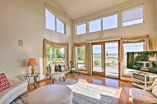 Gallery image of Birch Bay Waterfront Home - Steps to Beach! in Blaine