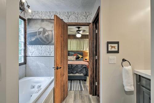 Gallery image of Dog-Friendly Home Near Crystal Mtn and Outdoor Rec! in Interlochen