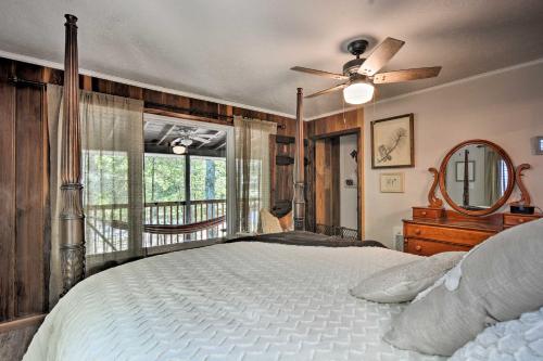 Gallery image of Dog-Friendly Home Near Crystal Mtn and Outdoor Rec! in Interlochen