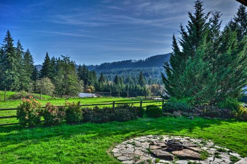 Fotografie z fotogalerie ubytování Peaceful, Pet-Friendly Washougal Paradise! v destinaci Washougal