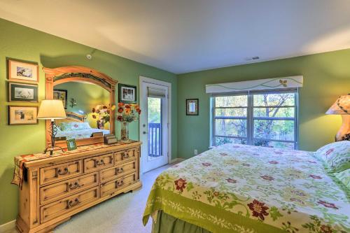 a bedroom with a bed and a large window at Walkable Dtwn Condo about 5 Miles to Beaver Creek Ski! in Edwards