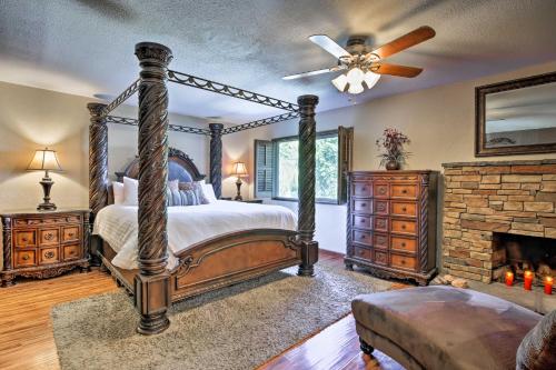 Krevet ili kreveti u jedinici u okviru objekta Red Mountain Mesa Oasis Pool, Bar and Game Room!