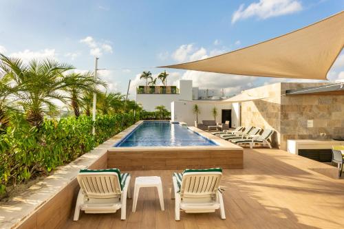 Kolam renang di atau dekat dengan Opal Suites Apartments