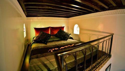 Una cama o camas en una habitación de SARDINAS & CHILI
