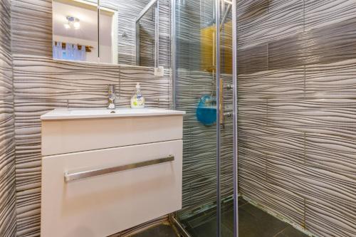 Kúpeľňa v ubytovaní Apartments Frutis