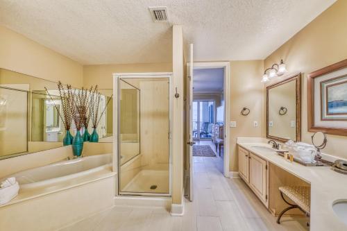 Gallery image of Regency Isle in Orange Beach