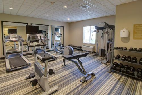 Фитнес център и/или фитнес съоражения в Candlewood Suites Sioux City - Southern Hills, an IHG Hotel