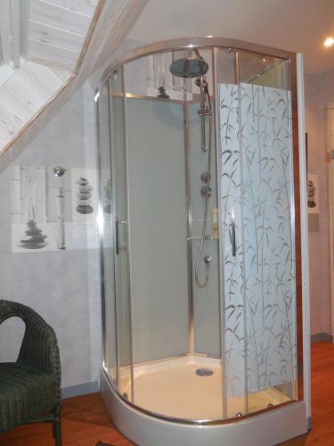 Ένα μπάνιο στο Chambre d'hôtes proche de Brest et Landerneau