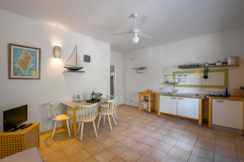 Kuchyň nebo kuchyňský kout v ubytování Marettimo Residence