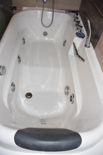 Bilik mandi di Pent House Inn Namugongo