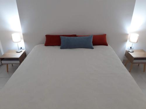 Кровать или кровати в номере Cómodo y versátil en casco histórico
